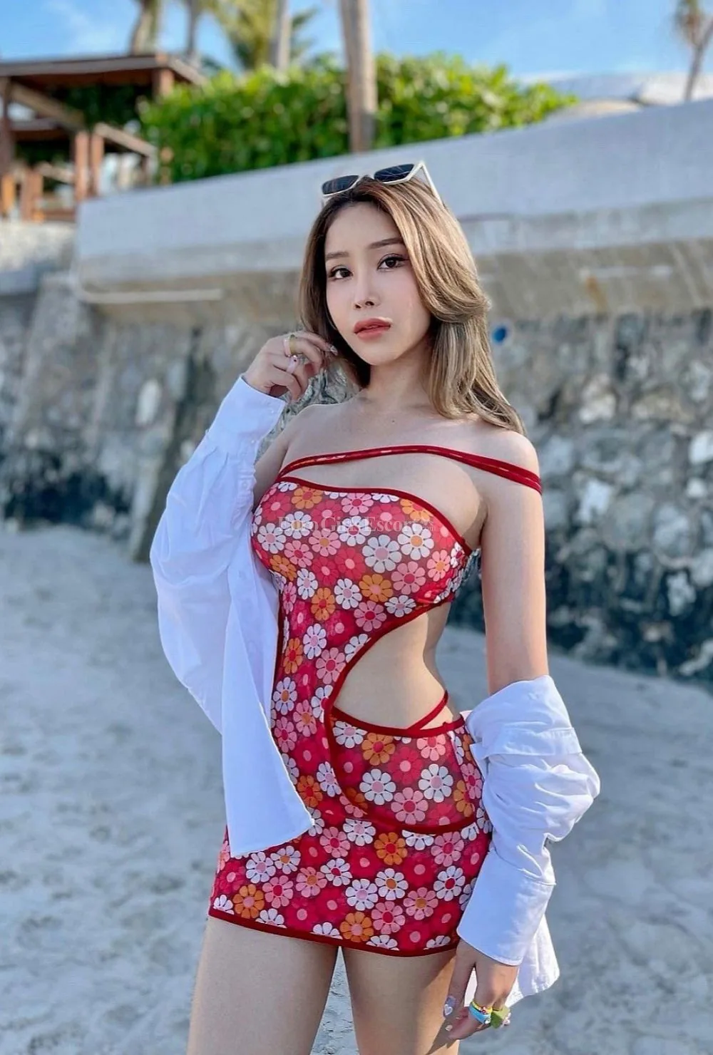 Isis Farache - Escort London